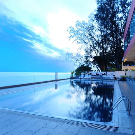 Hotel Sentral Seaview @ ​Beachfront Tanjung Bungah  Εξωτερικό φωτογραφία