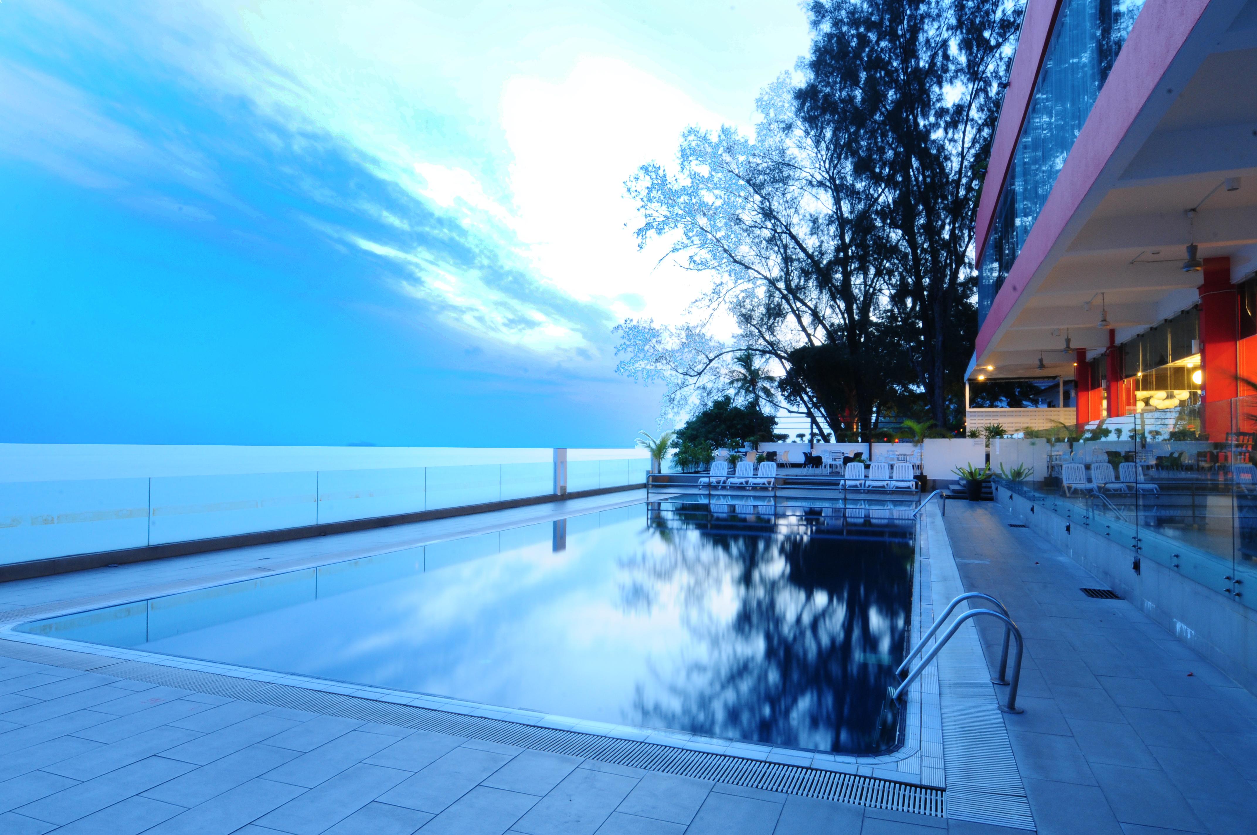 Hotel Sentral Seaview @ ​Beachfront Tanjung Bungah  Εξωτερικό φωτογραφία