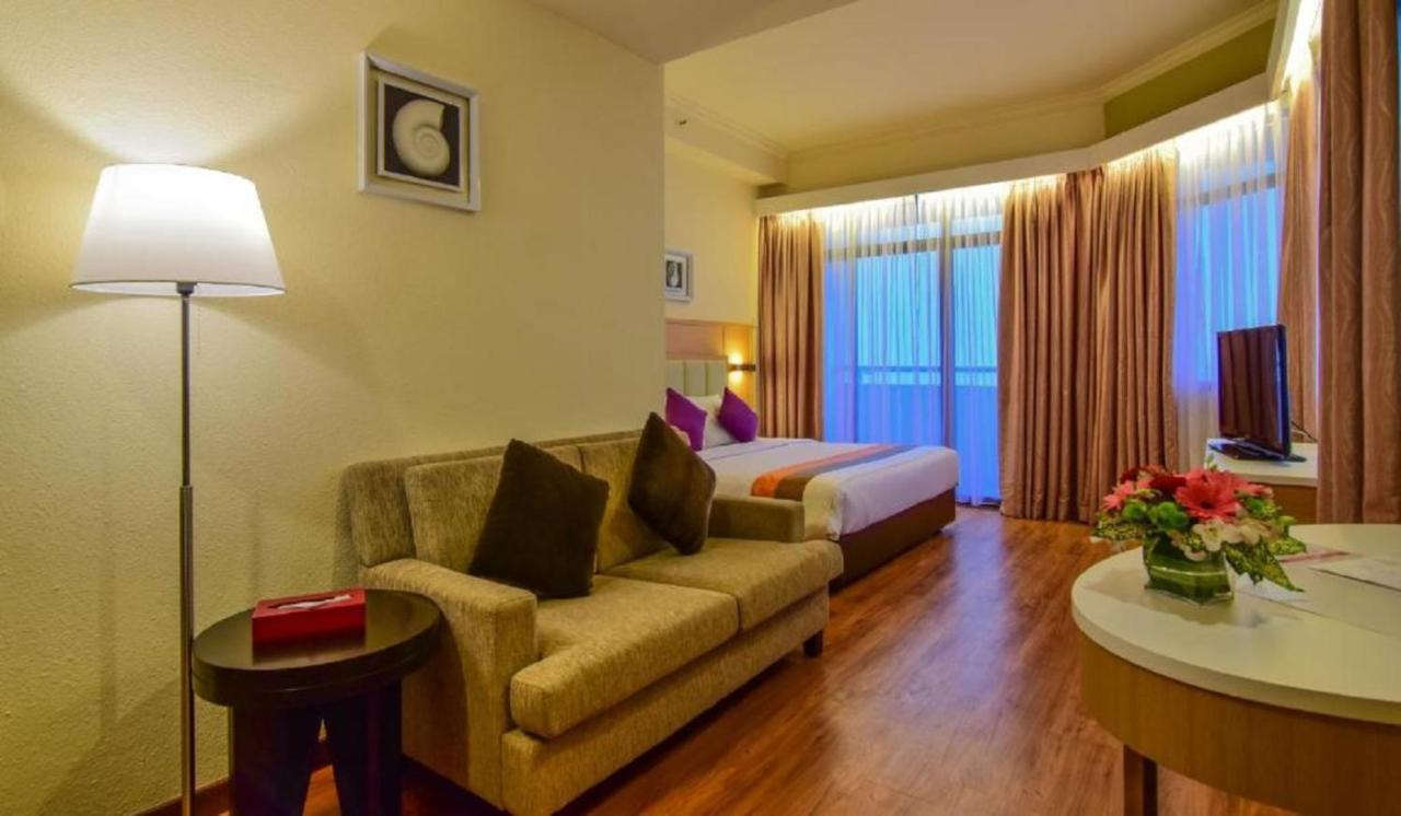 Hotel Sentral Seaview @ ​Beachfront Tanjung Bungah  Εξωτερικό φωτογραφία