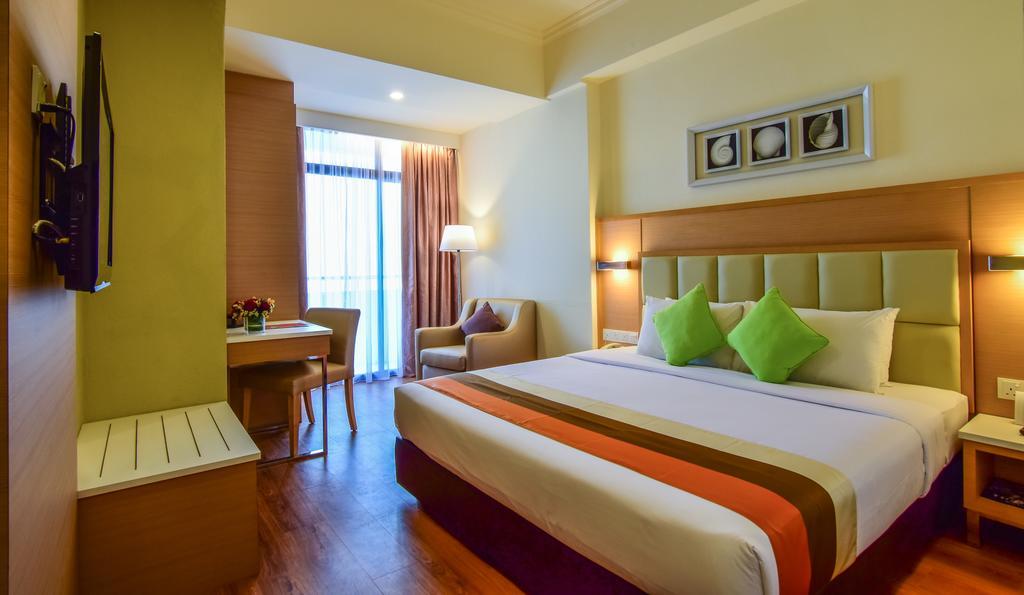 Hotel Sentral Seaview @ ​Beachfront Tanjung Bungah  Εξωτερικό φωτογραφία
