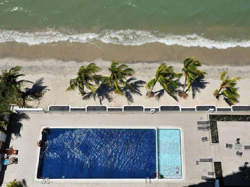 Hotel Sentral Seaview @ ​Beachfront Tanjung Bungah  Εξωτερικό φωτογραφία
