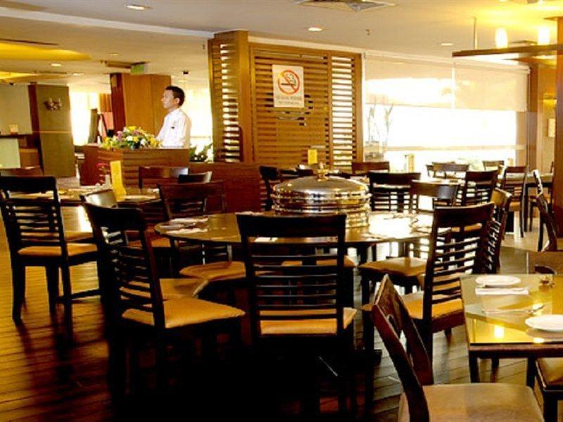 Hotel Sentral Seaview @ ​Beachfront Tanjung Bungah  Εξωτερικό φωτογραφία