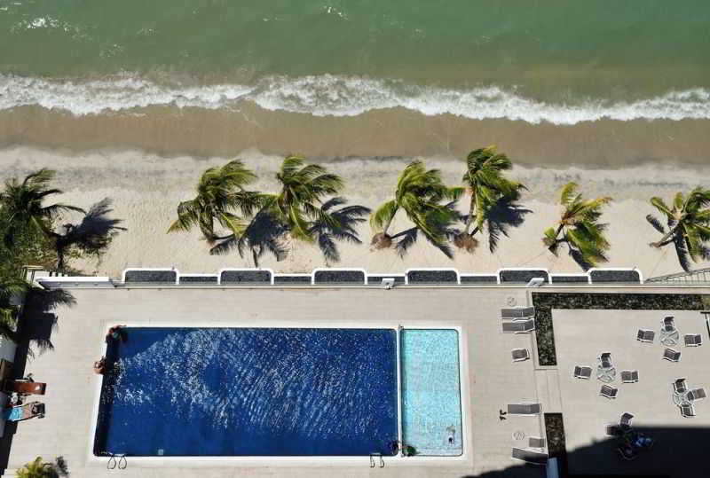 Hotel Sentral Seaview @ ​Beachfront Tanjung Bungah  Εξωτερικό φωτογραφία