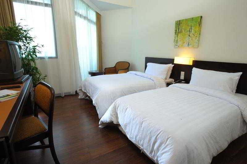 Hotel Sentral Seaview @ ​Beachfront Tanjung Bungah  Εξωτερικό φωτογραφία