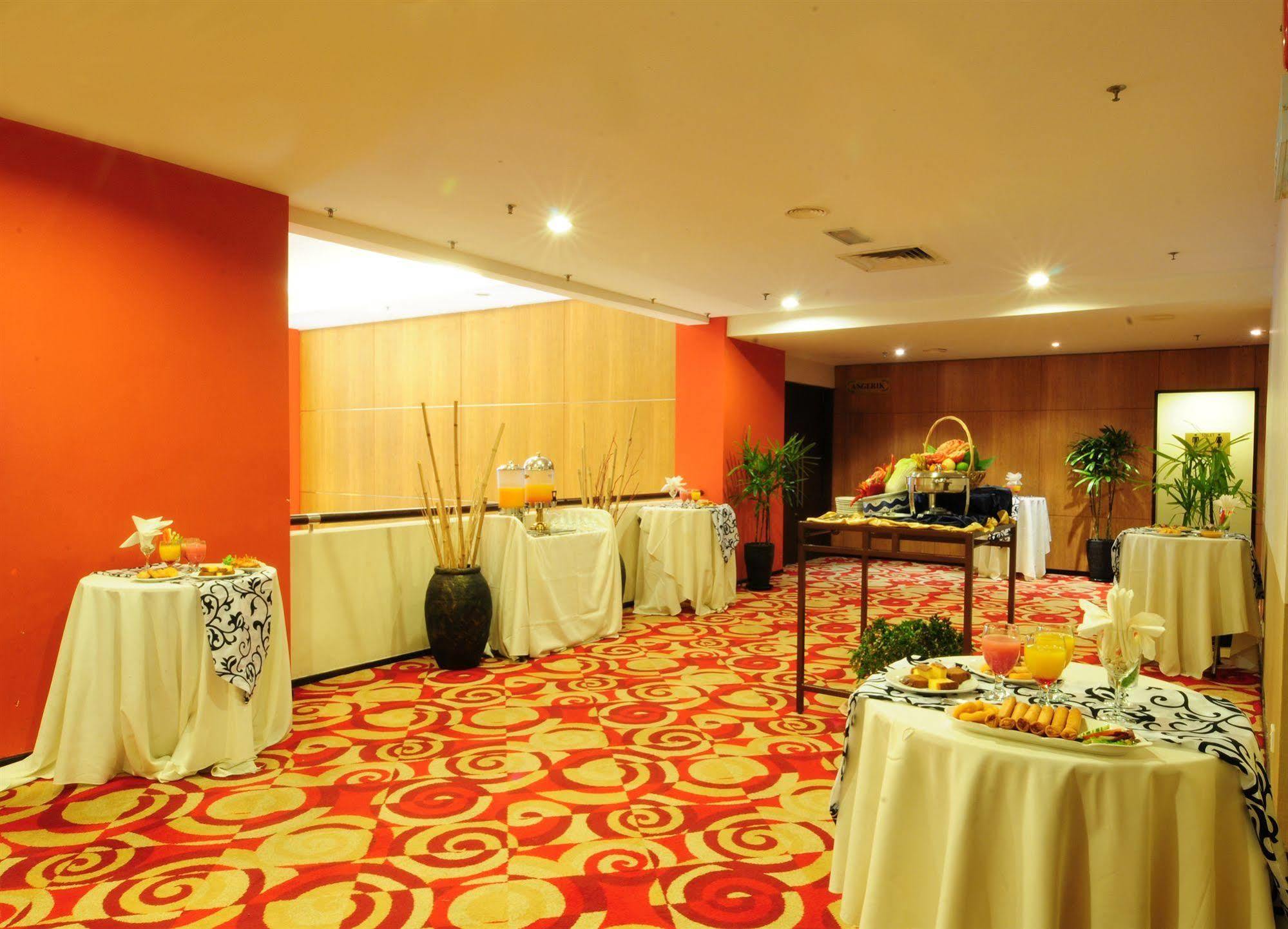 Hotel Sentral Seaview @ ​Beachfront Tanjung Bungah  Εξωτερικό φωτογραφία