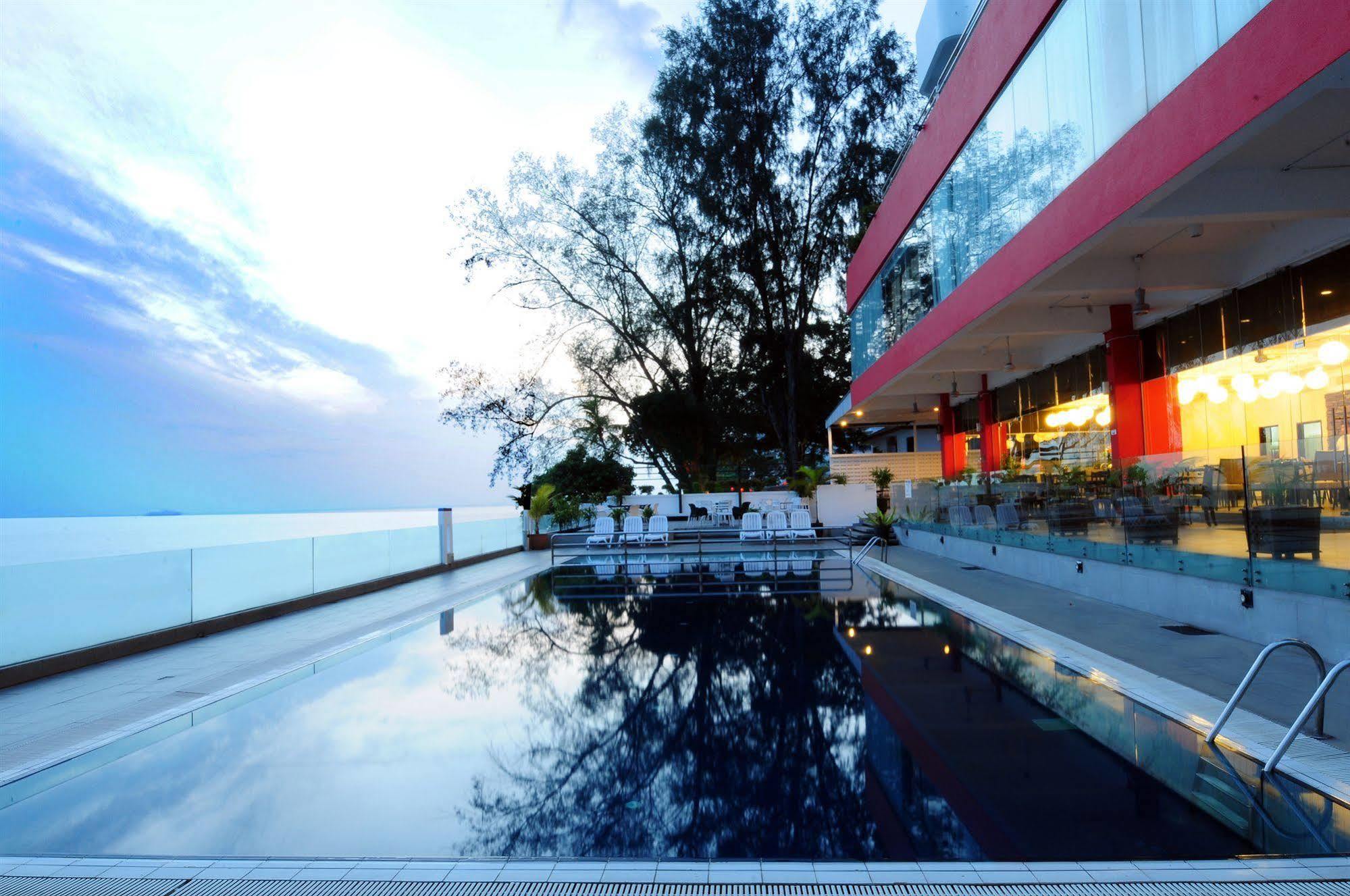 Hotel Sentral Seaview @ ​Beachfront Tanjung Bungah  Εξωτερικό φωτογραφία
