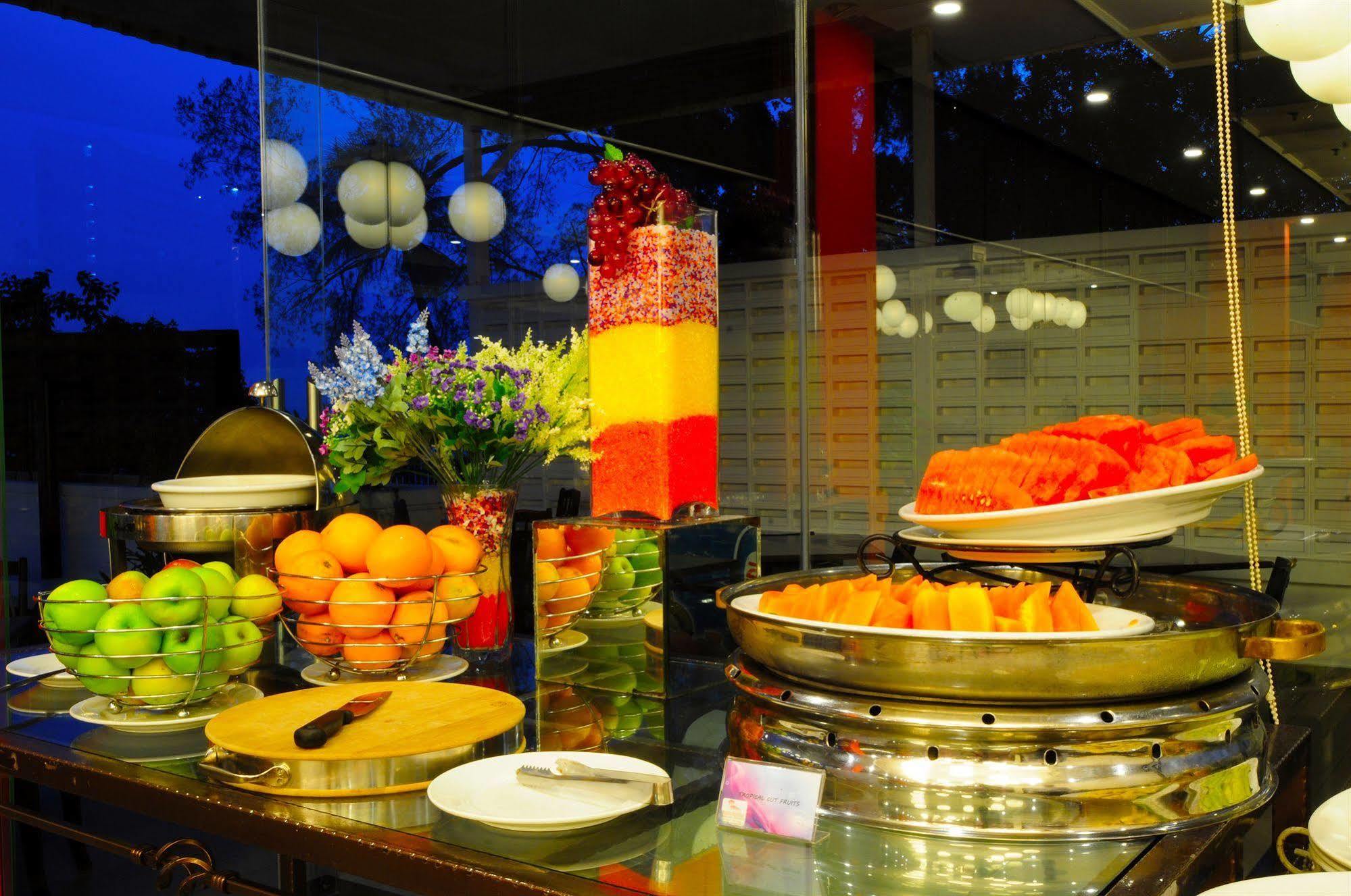 Hotel Sentral Seaview @ ​Beachfront Tanjung Bungah  Εξωτερικό φωτογραφία