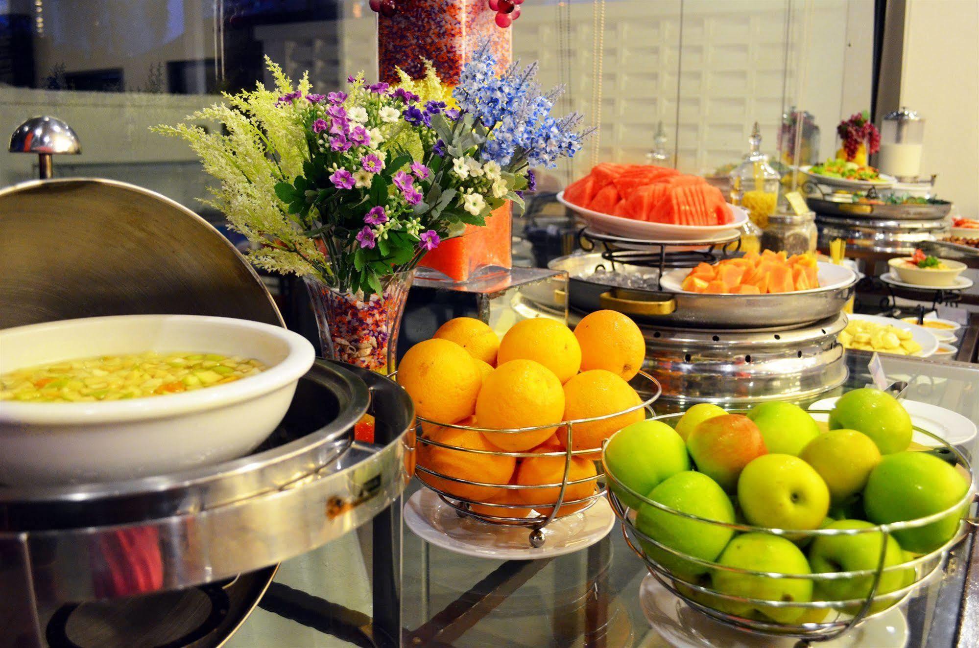 Hotel Sentral Seaview @ ​Beachfront Tanjung Bungah  Εξωτερικό φωτογραφία
